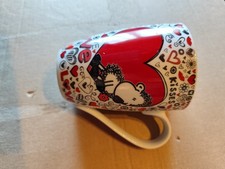 Tasse von Sheepworld / mit Aufdruck Love , Kisses , und einem Herz mit Schaf