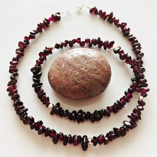 Granatsplitter Kette, Collier