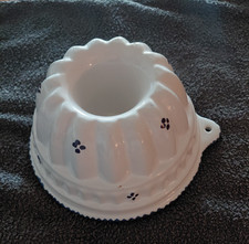 Sehr schöner "Guglhupf" als