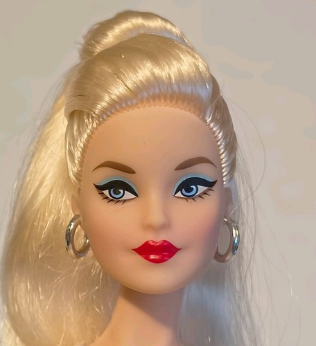 Barbie signature collector - barbie,