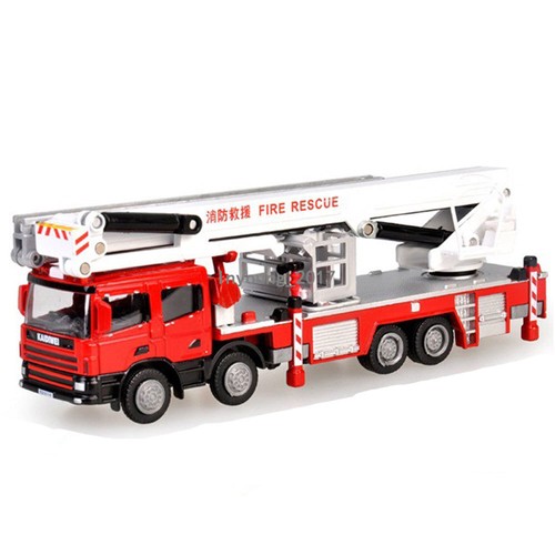 Feuerwehrauto mit hebebühne - feuerwehrauto,