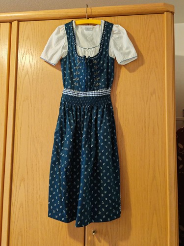 Schönes dirndl von - schönes,