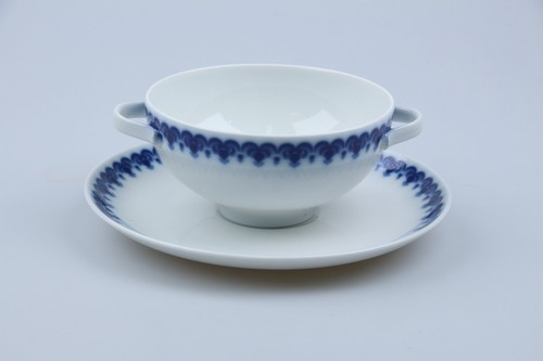 Suppentasse mit untere - suppentasse,