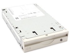 Iomega Z100ATAPI 100MB Internal 3.5" IDE P-ATA ZIP Drive Internes Laufwerk beige