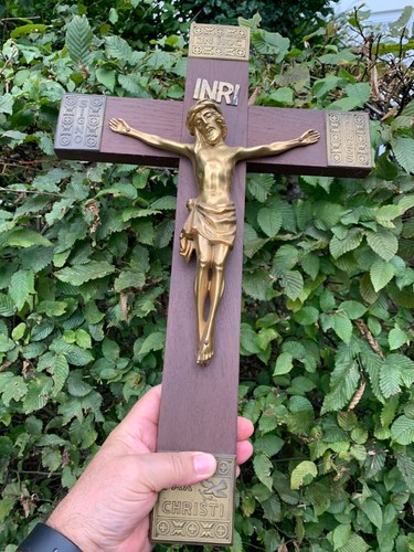 Altes großes holzkreuz mit - großes,