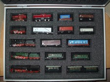 Ein Schmankerl. Ein Koffer mit 6 Loks und 12 Wagen in N für die Eisenbahnanlage