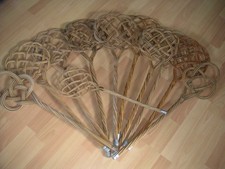 11 Alte Teppichklopfer