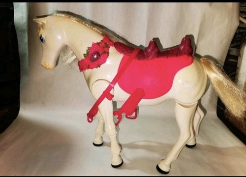 Barbie horse matttel white - horse,