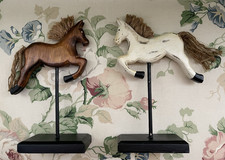 2 Dekorative Pferde Holz