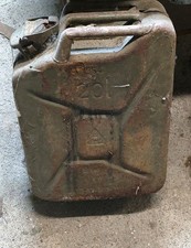 Kanister Bundeswehr Tankstelle