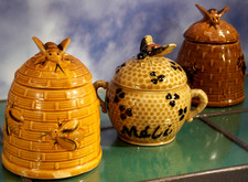 3 Honig Töpfe Dosen Behälter Bienen Korb Porzellan/Keramik Handarbeit Vintage