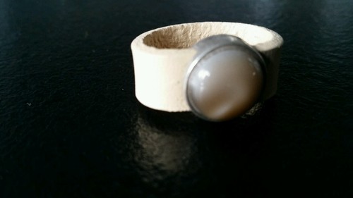 Lederring mit ringperle - ringperle, in