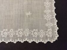 Edles Einstecktuch Pochette zarter Batist feinste Lupenstickerei Nadelspitze