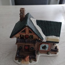 Wurm Lichthaus / Blockhaus aus Porzellan Braun / Grün dekorativ 