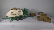 Siku Ballenpresse Krone Big Pack (3161) 1:32 mit 6x Heuballen aus  (2463)