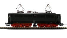 E-Lokomotive E11 022 DR grün