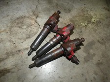 IHC Mc Cormick 523 633 D-179 Einspritzdüsen Düsenstock