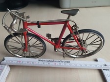 Miniatur  Rennrad  aus Metall und läuft