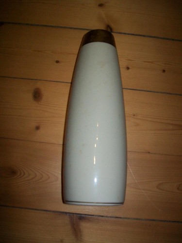 Blumenvase eierschalfarben mit