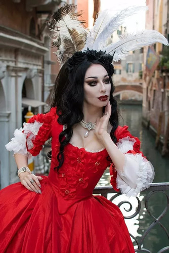 Haute couture barock - gotik, rot