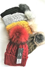 Strick-Mütze mit großer