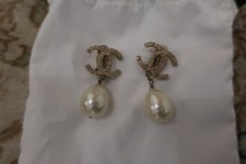 Chanel CC Ohrringe Perlen Top