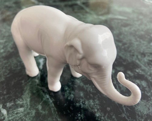 Vintage weißer elefant - weißer,