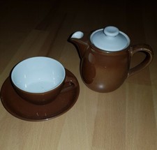 Kleine Kaffeekanne Tasse Untersetzer braun
