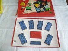 Stempelkasten mit Blumenmotiven  von FAMOS     DDR