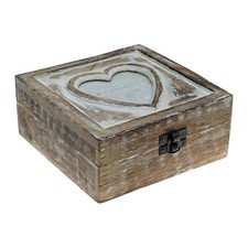 Holzbox mit Herz Ausschnitt