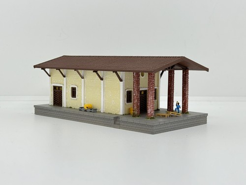 Zug güterbahnhof mit - güterbahnhof,