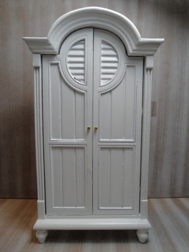 Kleiderschrank mit
