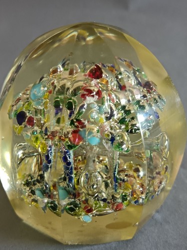 Paperweight mit achfachem