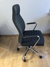 Höhenverstellbarer Bürodrehstuhl (kaum benutzt)