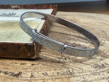 Vintage silberfarbener Kinder