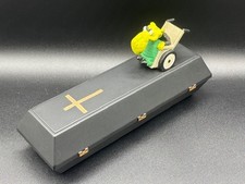 Kleines Arschloch Figur Alter