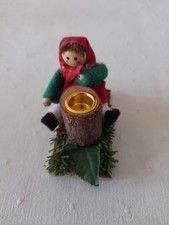 Weihnachten - kleines Püppchen mit Baumstamm (Kerzenhalter)
