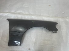 Mercedes C-Klasse W202 Kotflügel rechts lackiert 197 Obsidianschwarz B-WARE