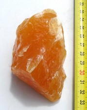 Orangencalcit Rohstein