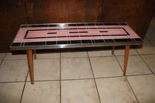 ALTE BLUMENBANK MIT FLIESEN