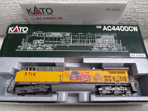 Kato diesellok ac4400cw - h0, us