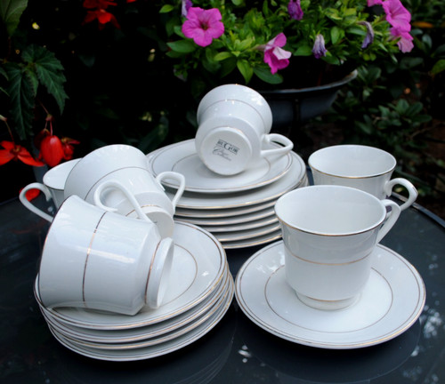 Bugor kaffeeservice mit fuß - bugor-kaffeeservice,