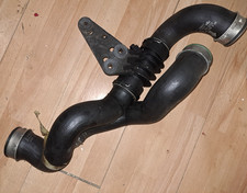 LagerOb.M) Mercedes W203 C220 CDi Ladeluftschlauch A2035282882 A2035281282