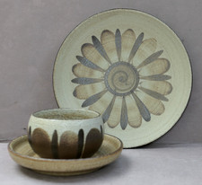 SGRAFO  Teeschale mit Untere und Kuchenteller  Peter Müller Teetasse   top