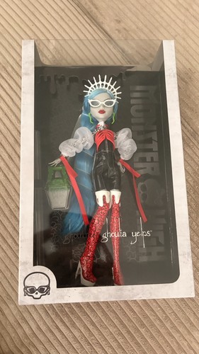 Monster high collectors - monster,