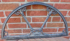 Stallfenster, altes halbrundes