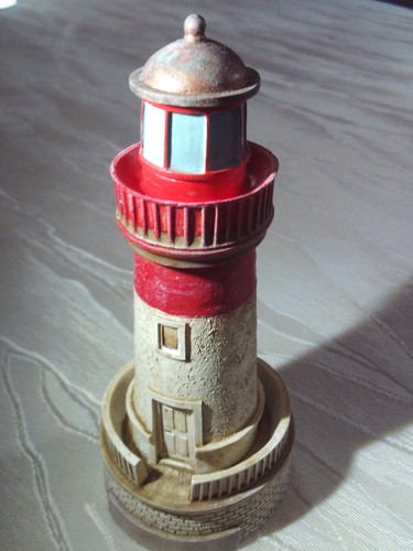 Kleiner leuchtturm - kleiner, /