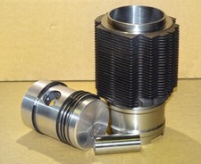 Kolben  Kolbenringe Laufbusche