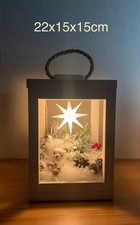 Holzlaterne Weiß 22x15x15cm, Herrnhuter Stern 8cm Weiß, Batterie, Eichhörnchen