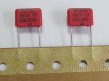 10  Stück/pcs - WIMA MKP10 820pF 2000V Folienkondensator  RM10 Foil capacitor